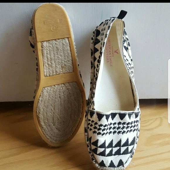 American Eagle Outfitters Shoes - Cute canvas slide on shoes American Eagle Outfitters Shoes - Cute canvas slide on shoes